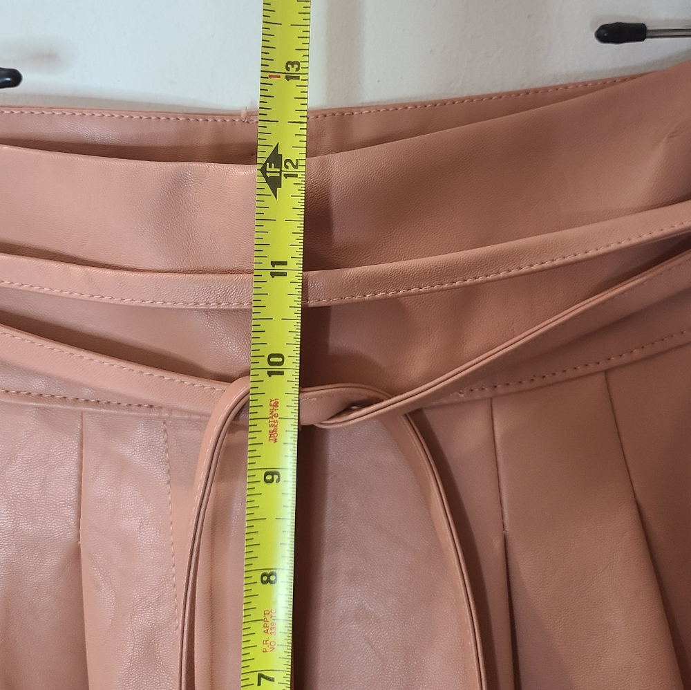 Blank NYC Chelsea Tapered & Cropped Faux Leather Pants Sz 25 - Picture 11 of 12
